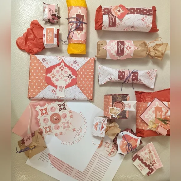 Hand Wrapping Add On - Picture 5 of 13